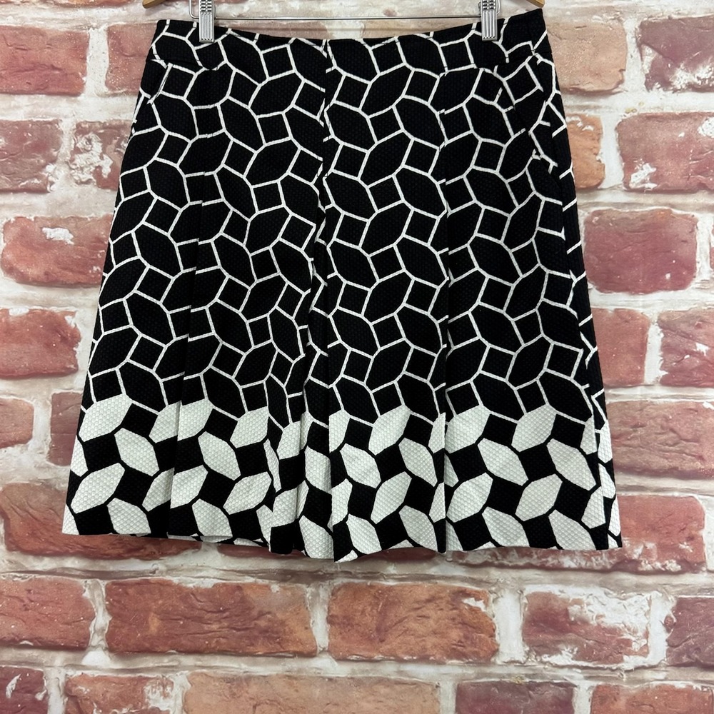 Talbots Skirt Women's 12 Black White Geo Abstract Career Work Office Zip Up
